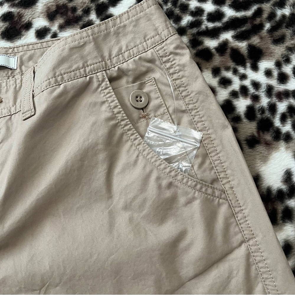 G.H. Bass new without tags size 6 women’s capris pants - Picture 8 of 10